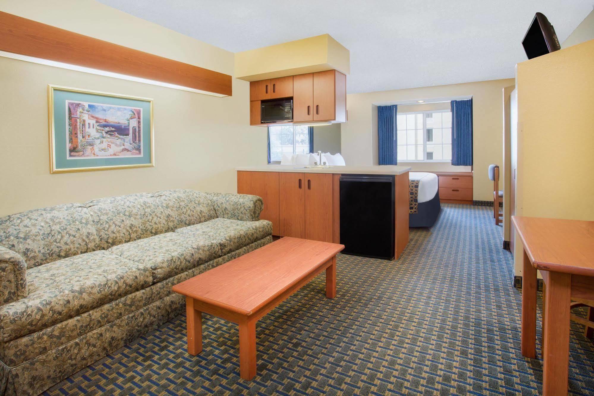 Microtel Inn & Suites Leesburg Exterior photo